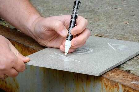 Marker budowlany biały permanentny NEO TOOLS lakierowy, wodoodporny, do różnych powierzchni