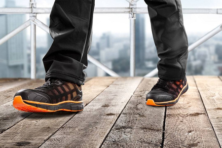 Półbuty robocze wzmacniane ze stalowym podnoskiem S1 NEO Tools 82-09