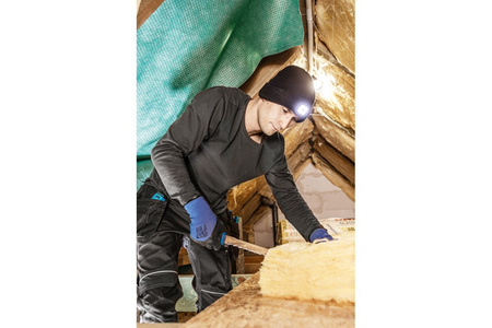 Czapka zimowa z latarką ładowana USB LED czarna Hoegert OTTO