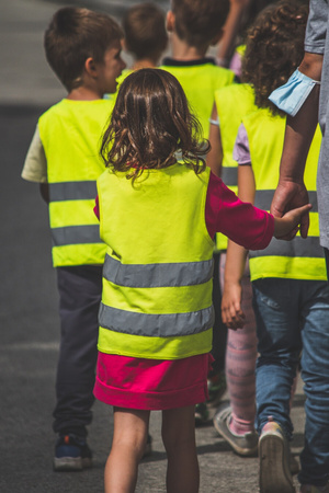 Kamizelka dziecięca odblaskowa dla dzieci BHP bezpieczeństwo szkolna KOS-CHILD żółta