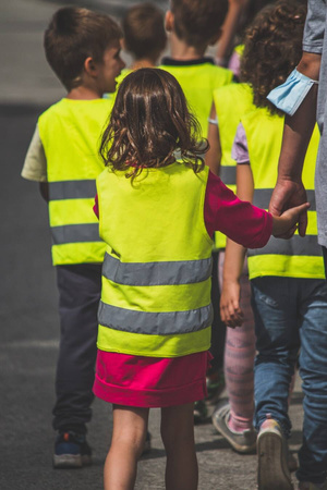 Kamizelka dziecięca odblaskowa dla dzieci BHP bezpieczeństwo szkolna VEST KID żółta
